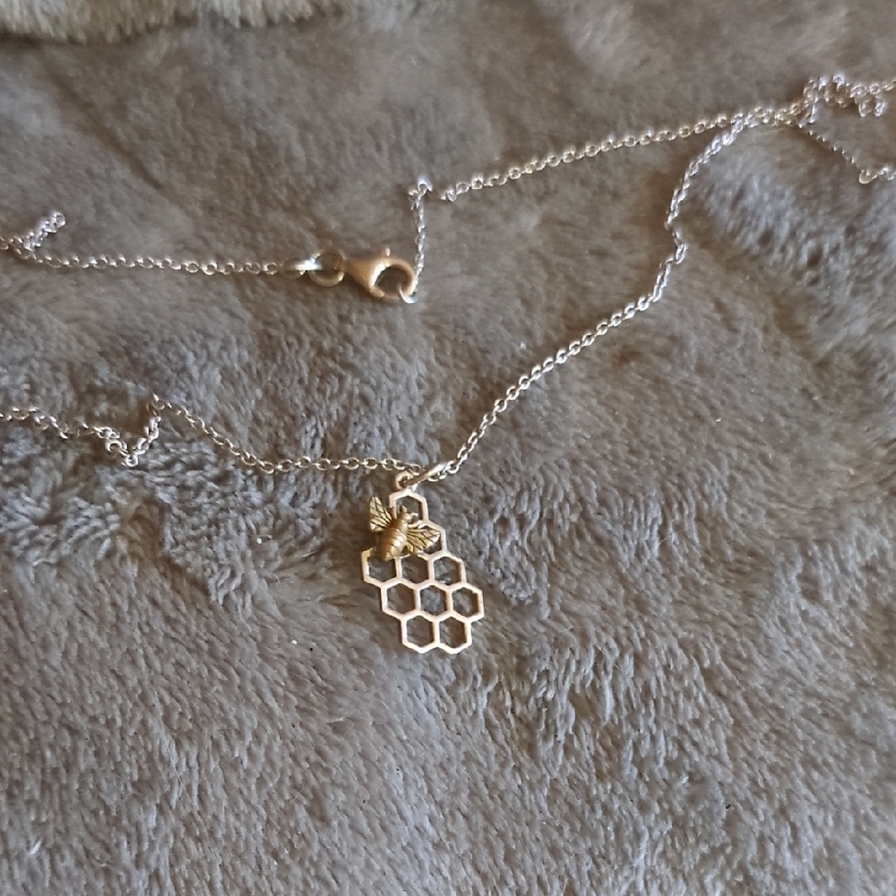 Elegant Sterling Silver And Gold Honeycomb Necklace